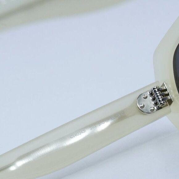 🕶️ New Celine CL40243I 39A Sunglasses -Opal Vanilla Frame, Smoke Lenses - Picture 7 of 11
